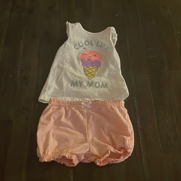 Tank top and shorts - Picture 1 of 1